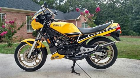 1984 Yamaha RZ350 Kenny Roberts – Bike-urious