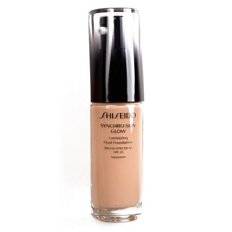 Shiseido Rose 3 Synchro Skin Glow Luminizing Liquid Foundation SPF 20 Review & Swatches