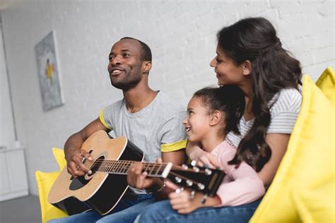 Adoração em família: benefícios e como incluir na rotina - Aproxime-se ...