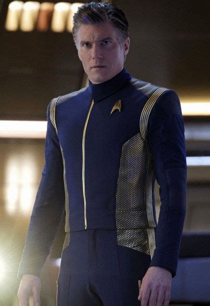 Star Trek Discovery Season 2: Anson Mount on Captain Pike | Collider