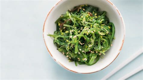 Seaweed Salad: Nutrients, Benefits, Downsides, Recipe