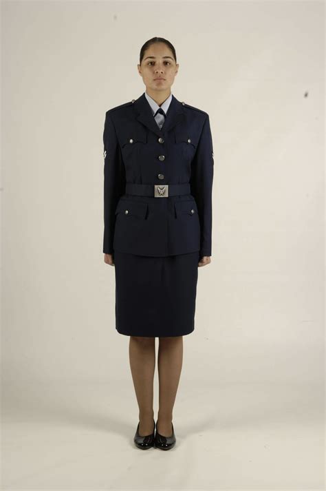 Now THIS is the AF uniform I'd like to wear!!! I wish they'd approve ...