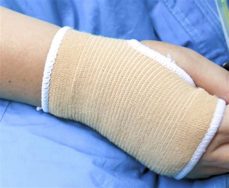 Complications From Trigger Finger Surgery | LIVESTRONG.COM | Trigger ...