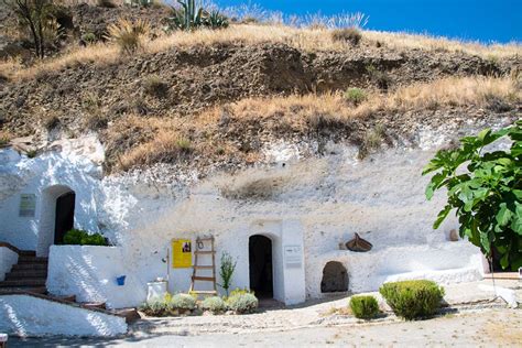 Sacromonte Caves: The Best-Kept Secret in Granada