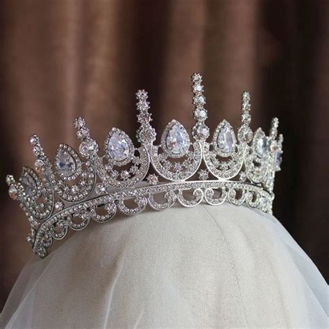 British Royal Tiara in 2020 | Royal tiaras, Tiara, Hair accessories tiara