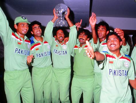 Thirty years since Imran's "cornered tigers" won the World Cup