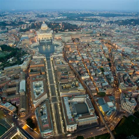 Vatican Hill: Vatican City - To Live To Travel