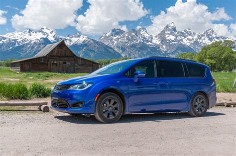 2019 Chrysler Pacifica Hybrid gas mileage review: The ideal family hauler