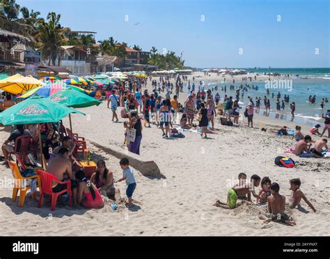 The beach at Mancora in northern Peru Stock Photo - Alamy