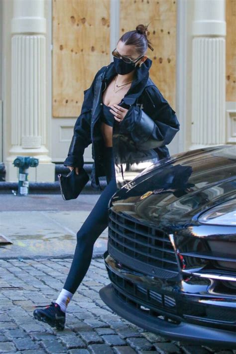 Bella Hadid in a Black Protective Mask Was Seen Out in New York 12/10 ...