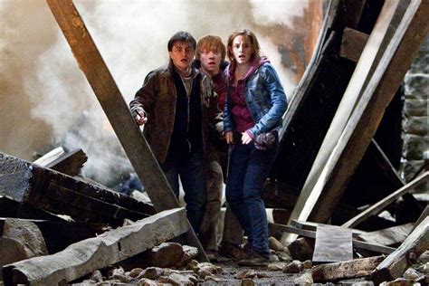 'Harry Potter Deathly Hallows 2' Movie Scenes - The Blade