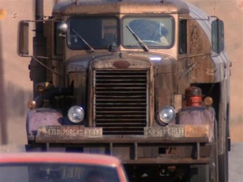 DUEL truck driver BIRTHDAY WISH - Google Search | El diablo sobre ruedas, Camiones peterbilt ...