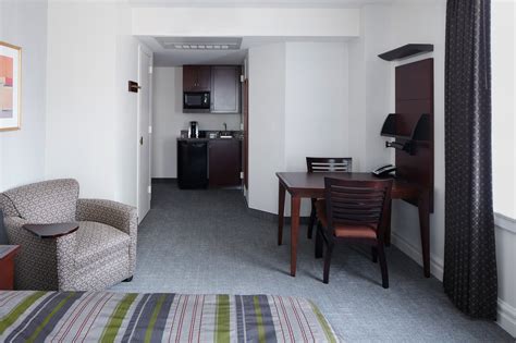 Club Quarters Hotel in Houston - Historic Downtown Houston Hotel