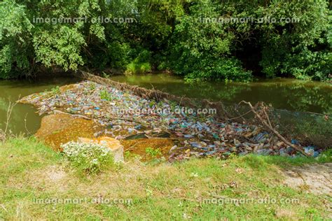 Plastic bottles of cleaning plastic pollution of the river lifeの写真素材 ...