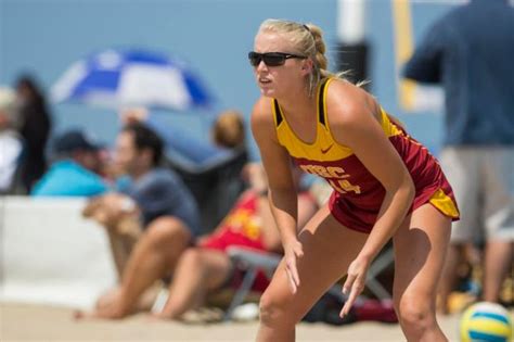 Sara Hughes, Kelly Claes get it together for USC sand volleyball team – Orange County Register