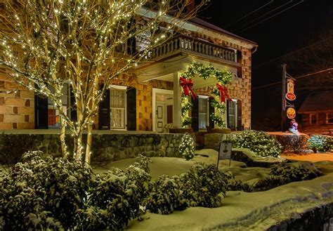 17 Lancaster PA Christmas Things to Do - Historic Smithton Inn