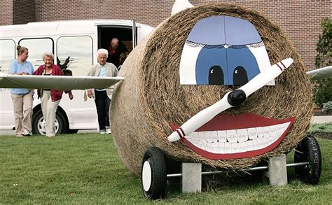 72 best images about Straw Bale Art on Pinterest | Montana, Sculpture and Outdoor sculpture