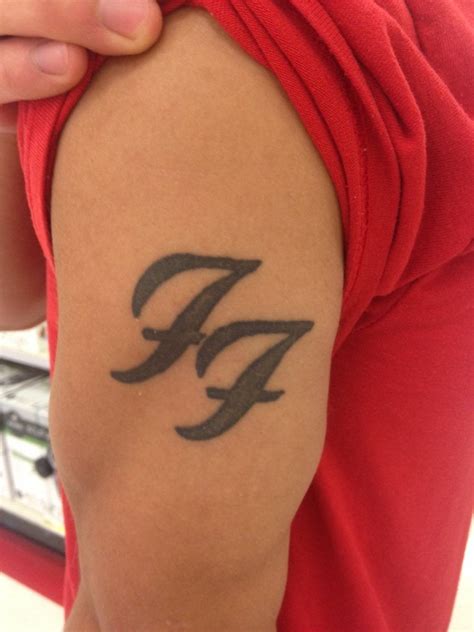 My friend's awesome Foo Fighter tattoo! Thought I would share with you ...