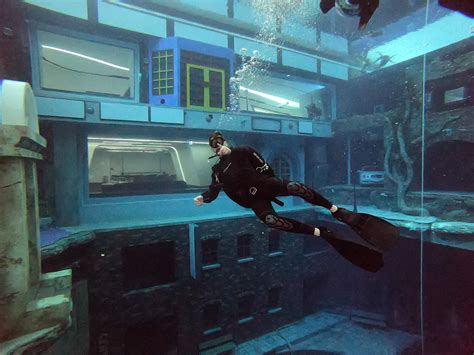 From tallest building, Dubai now dives into world's deepest pool | Daily Sabah