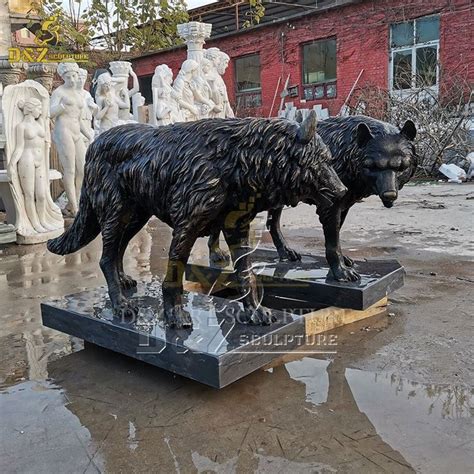 life size wolf garden statue | Statue, Statues for sale, Wolf sculpture