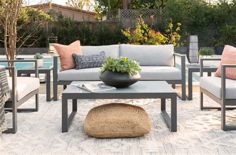 Patio Furniture Layout Guide: 5 Arrangement Ideas | Living Spaces