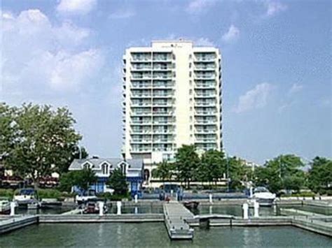 The Waterside Inn Hotel (Mississauga (ON)) - Deals, Photos & Reviews