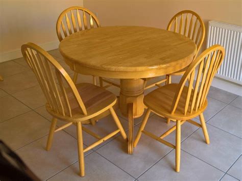 Round Solid Wood Extending Pedestal Dining Table and 6 Chairs | in ...