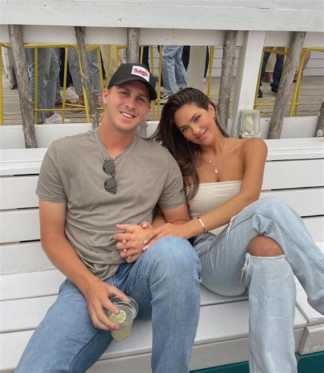 Jared Goff's model wife-to-be Christen Harper celebrates on yacht after ...