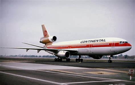 Continental Airlines McDonnell Douglas DC-10-30