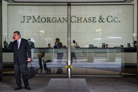 JPMorgan Chase & Co. (JPM) Stock Rolls Toward $100 Per Share ...