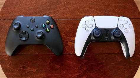 PS5 DualSense vs Xbox Series X Controller: Does Sony Have a Winner ...