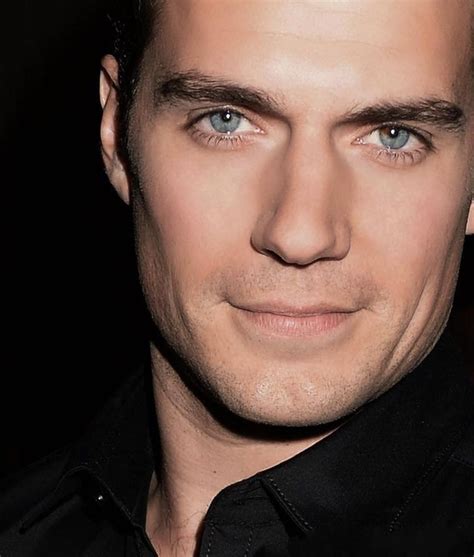 A clean shaven Henry Cavill is so gorgeous it hurts! : r/LadyBoners