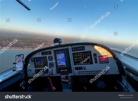 Cockpit View Small Aircraft Flight Stock Photo 1361918609 | Shutterstock