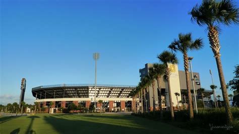 UCF Stadium USC defeated the Knights | Campus, Mansions, House styles