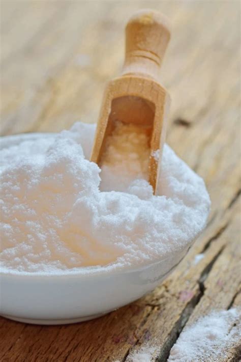 Baking soda for hair: Is it safe?