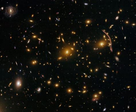 Dark matter clusters could reveal nature of dark energy – Horizon ...