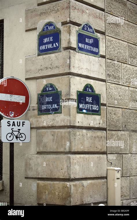 Road signs for the Rue Mouffetard, a celebrated food market in paris Stock Photo - Alamy