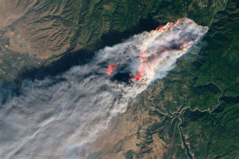 California wildfires: Satellite images of Camp, Hill, Woolsey fires ...