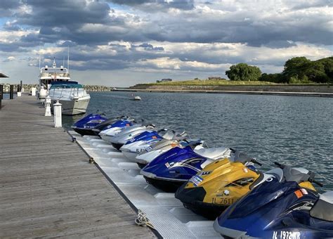 Beginners Guide to Jet Skiing – Chicago Water Sport Rentals at 31st ...