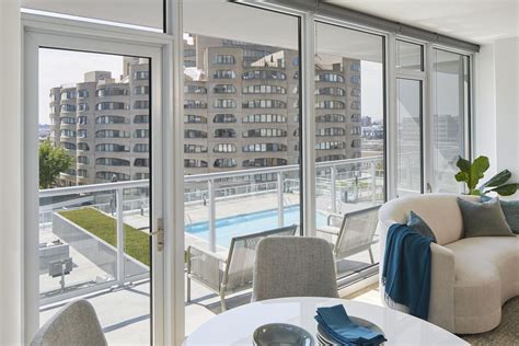 New South Loop apartment tower welcomes first residents - Curbed Chicago