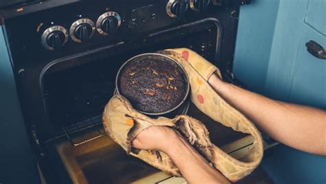 Burnt Your Cake? Follow These 5 Easy Tips To Fix It - NDTV Food