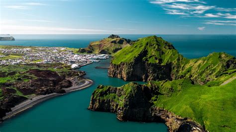 Puffin and Volcano Tour in Iceland - Visit Vestmannaeyjar