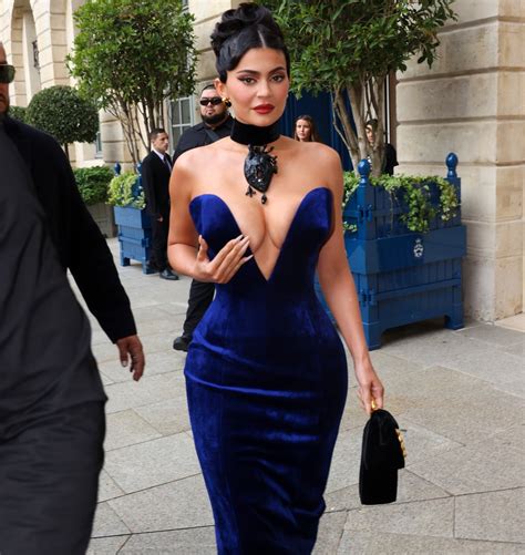 Kylie Jenner's Blue Schiaparelli Dress at Paris Fashion Week | POPSUGAR ...