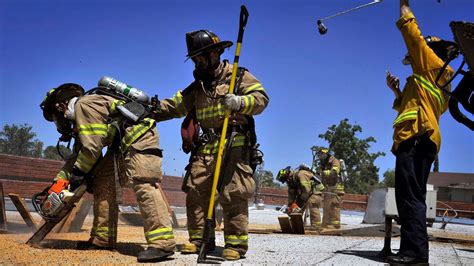 Roof-top training for firefighters - YouTube