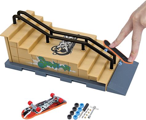 Amazon.com: Gr8ware Skateboard Ramp, Finger Skateboard Ramp Set, Mini Skatepark for Fingerboard ...