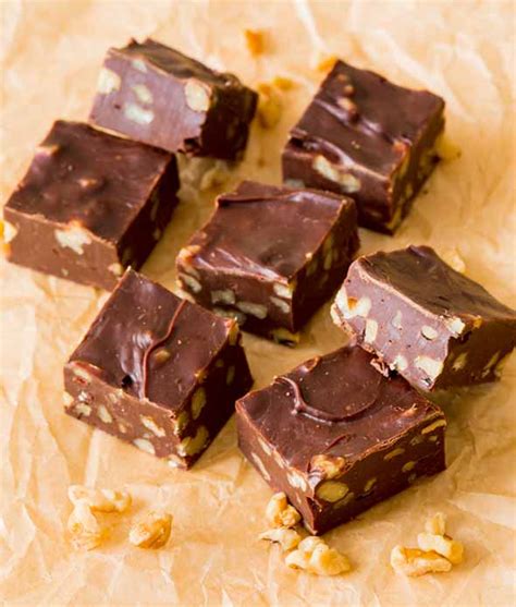 Easy Chocolate Fudge Recipe | Leite's Culinaria