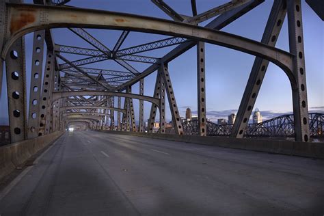 Brent Spence Bridge, important conduit between Kentucky and Ohio ...