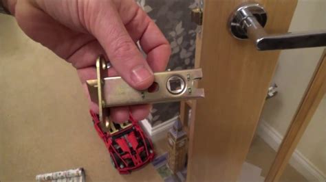 Door Latch Won't Retract? Here is How to Fix It - HomeVib