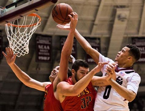 SIU men’s basketball looking to revamp offense this season – Daily Egyptian