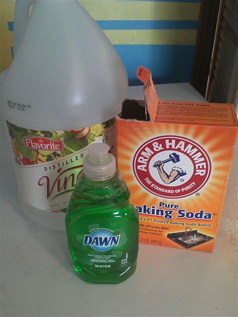 Use Baking Soda to Clean : 20 different cleaning Ideas!